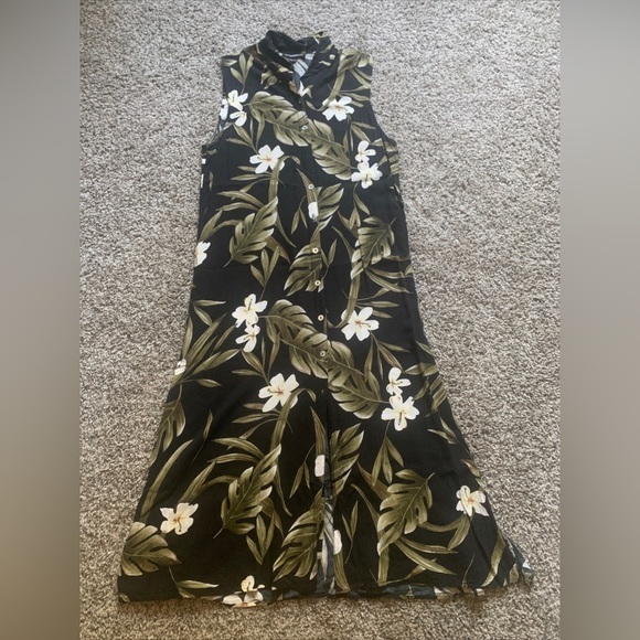 Impressions Dresses & Skirts - Impressions Black and Green Floral Button Down Dress